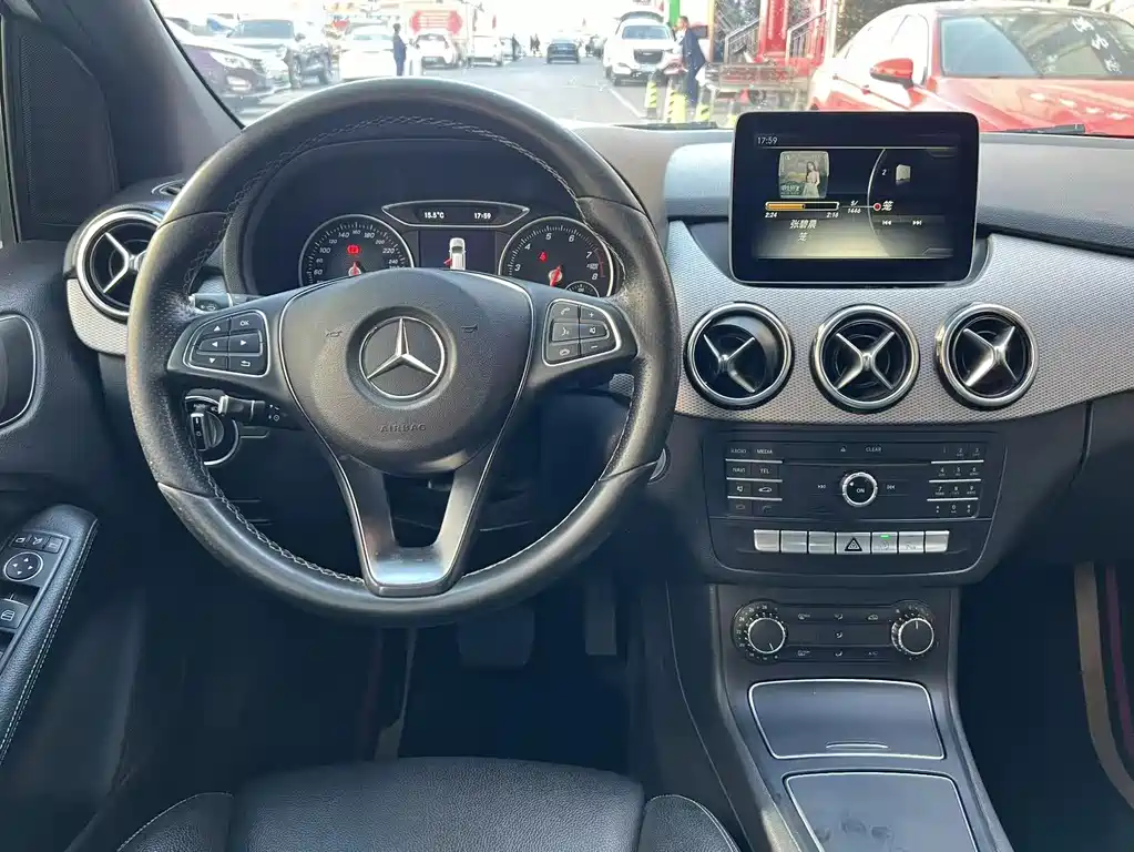 Mercedes-Benz B-Class 2017 — фото 6