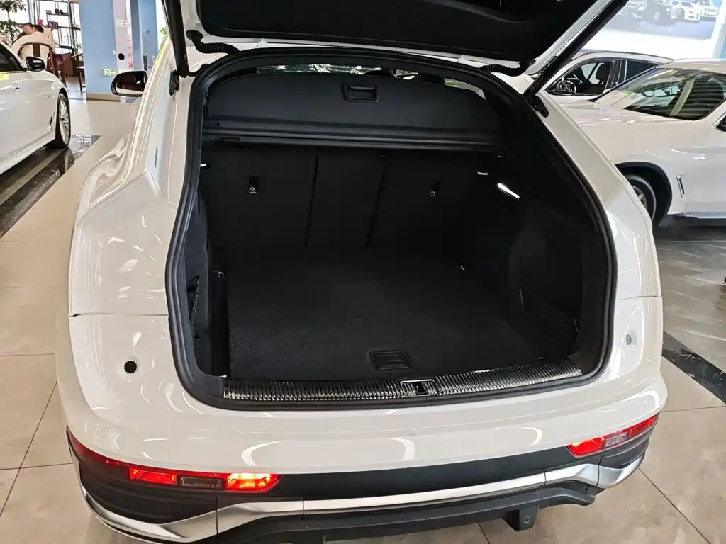 Audi Q5L Sportback 2022 — фото 16