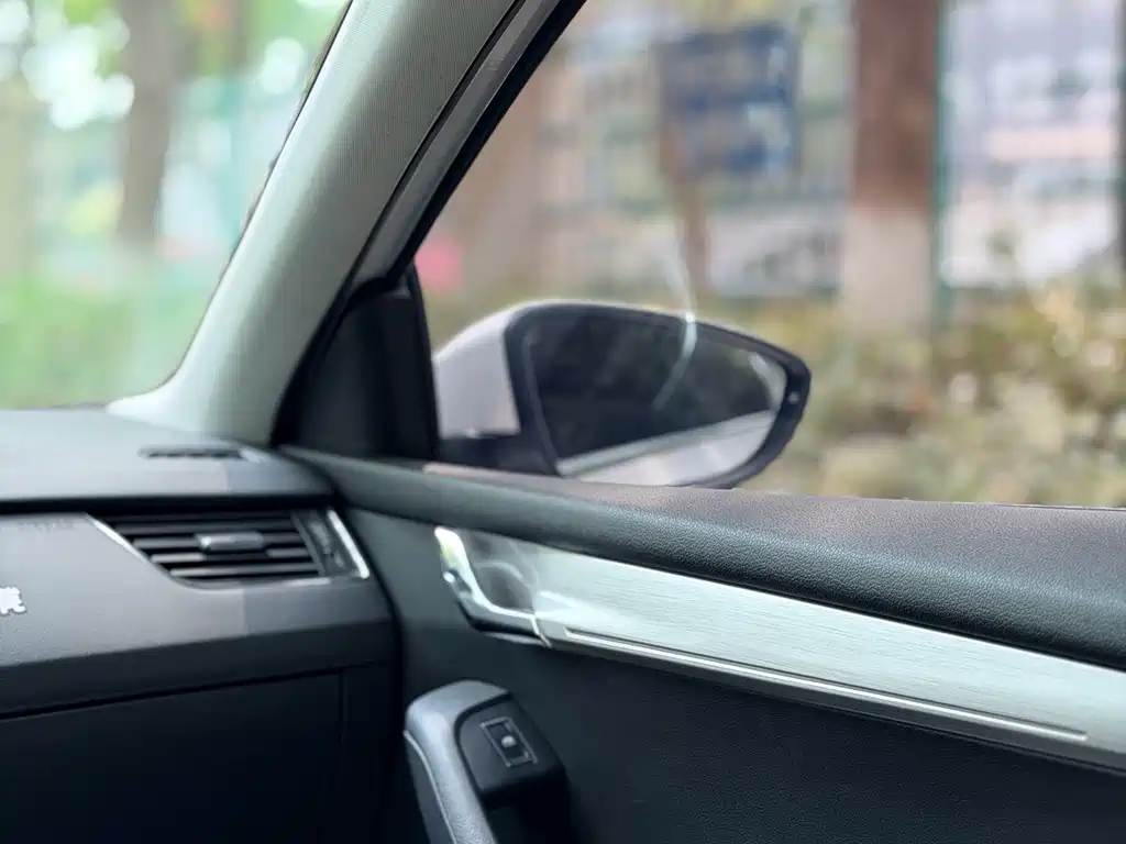 Skoda Octavia 2018 — фото 23