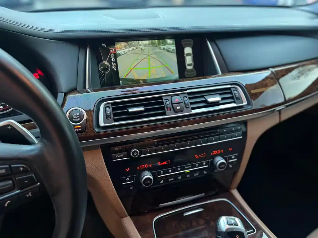 BMW 7 Series 2016 — фото 21