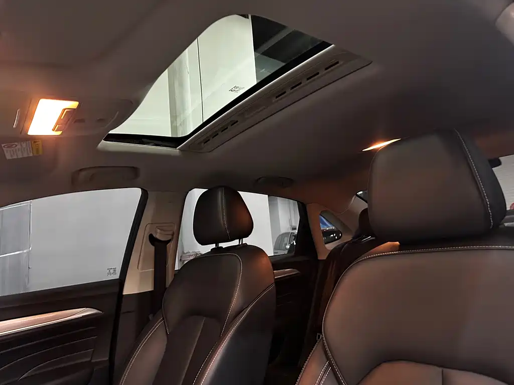 Roewe i6 New Energy 2018 — фото 9