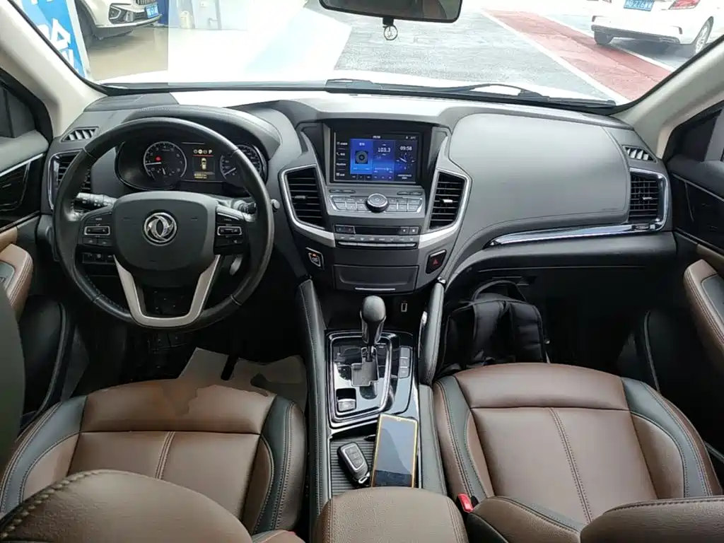 Dongfeng Fengshen AX7 2018 — фото 10