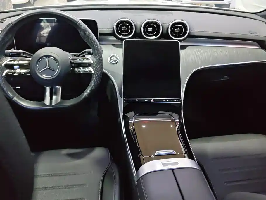 Mercedes-Benz C-Class 2024 — фото 12