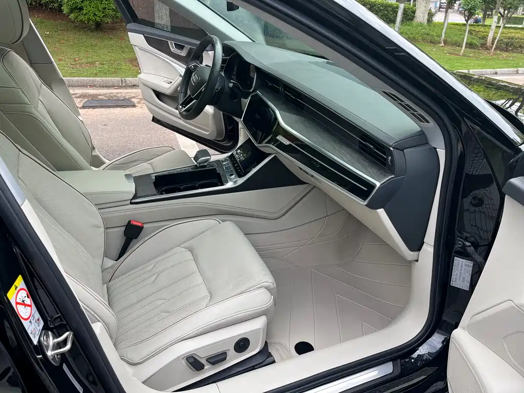 Audi A6L 2022