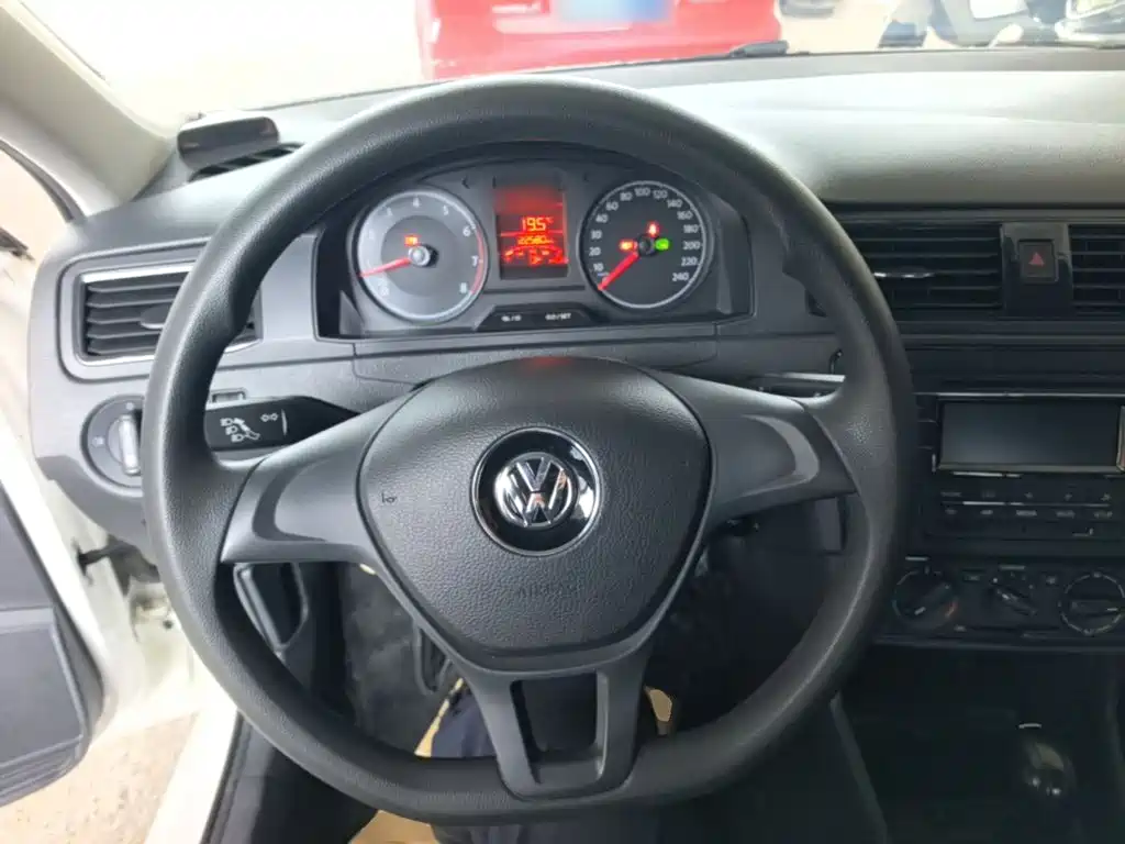 Volkswagen Santana 2018 — фото 11