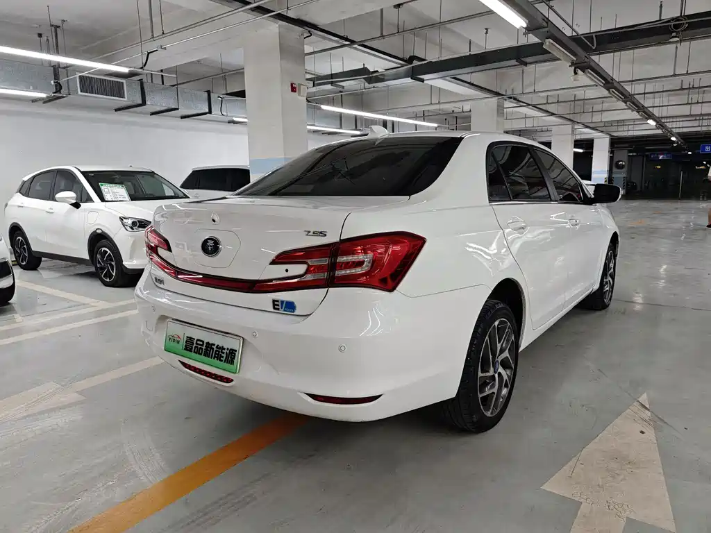 BYD Qin NEV 2017 — фото 12