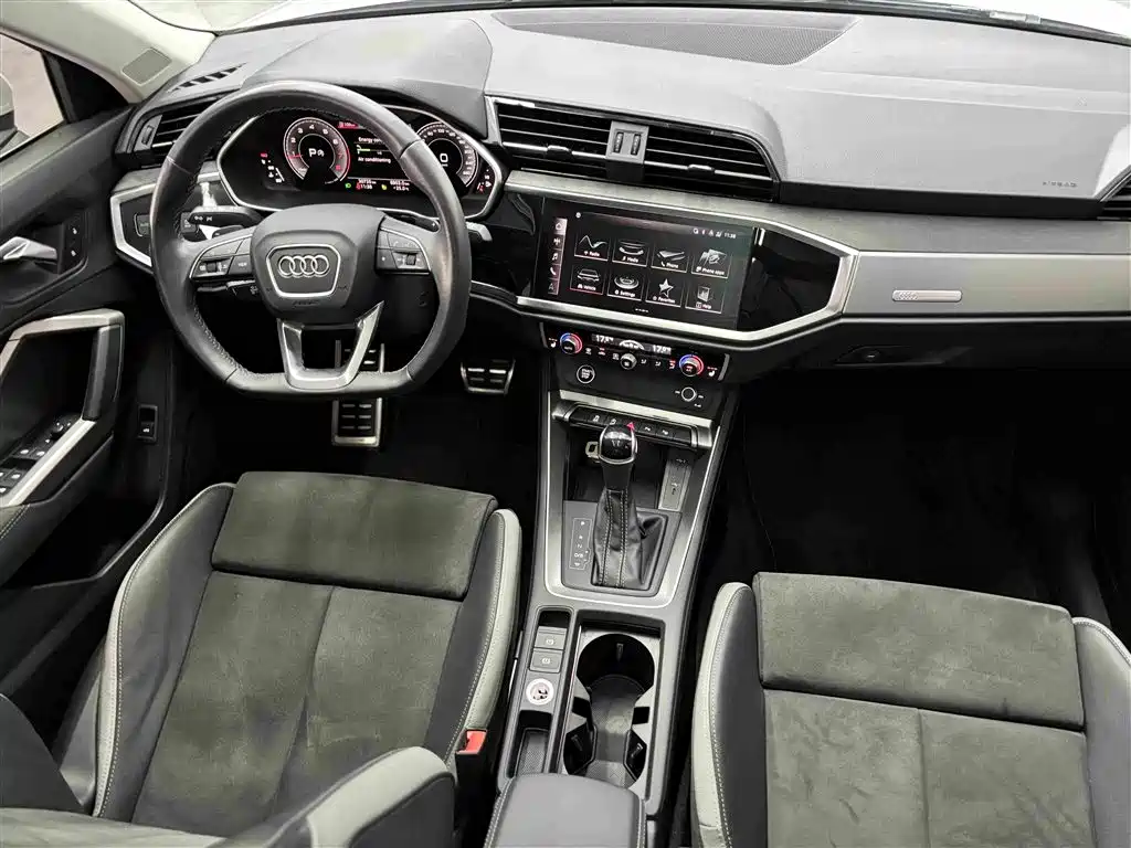 Audi Q3 2022 — фото 13