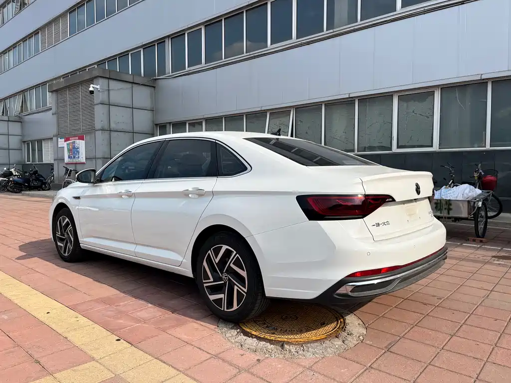 Volkswagen Sagitar 2025