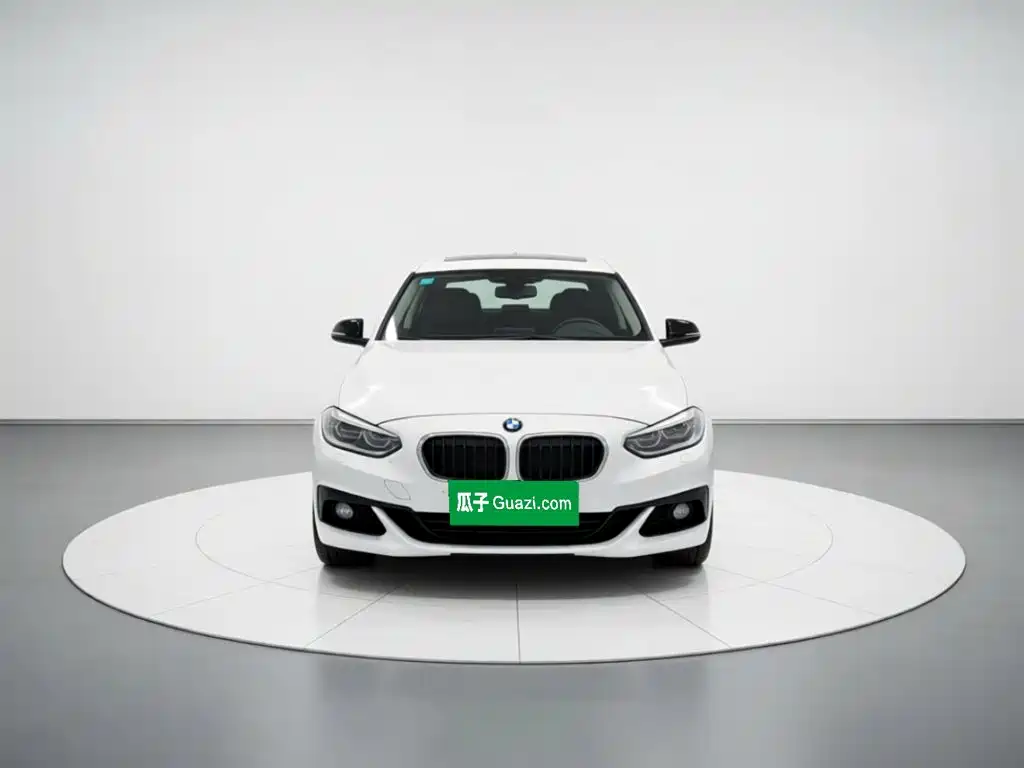 BMW 1 Series 2019 — фото 24