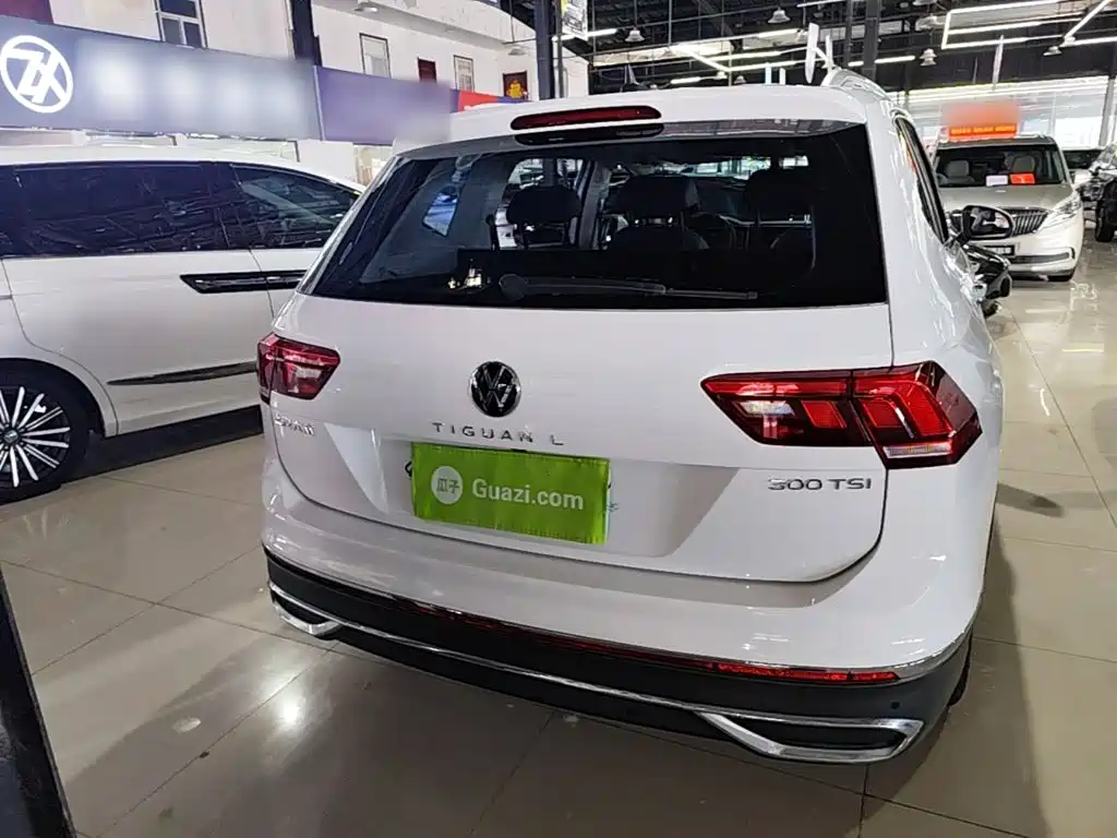 Volkswagen Tiguan L 2023 — фото 4