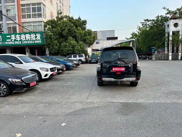 Mitsubishi Pajero 2011