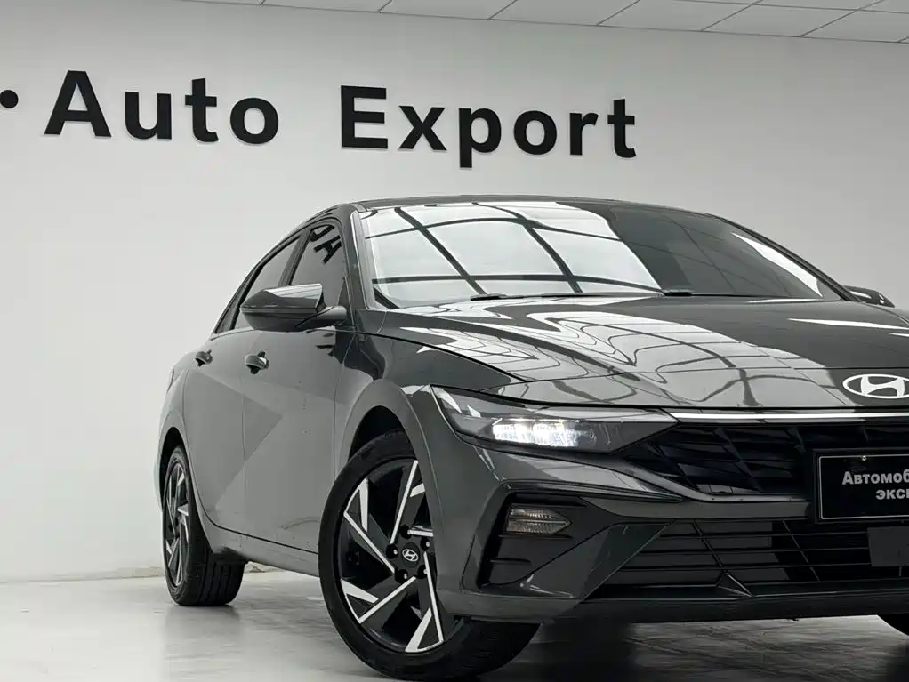 Hyundai Elantra 2023 — фото 3