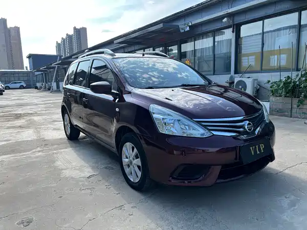 Nissan Livina 2013