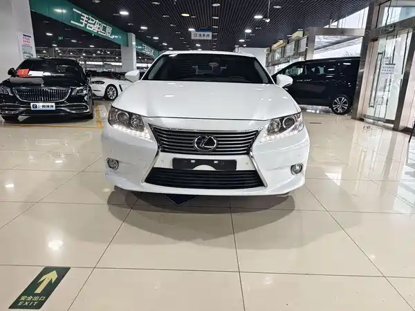 Lexus ES 2014