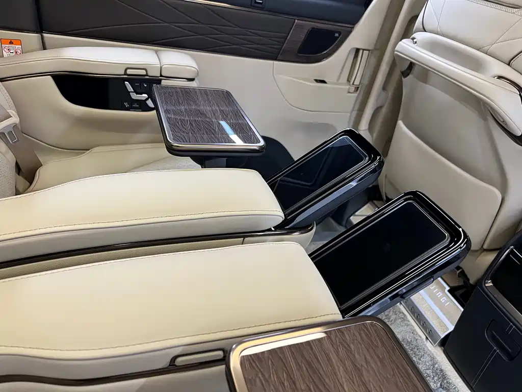 Toyota Alphard 2024 — фото 15