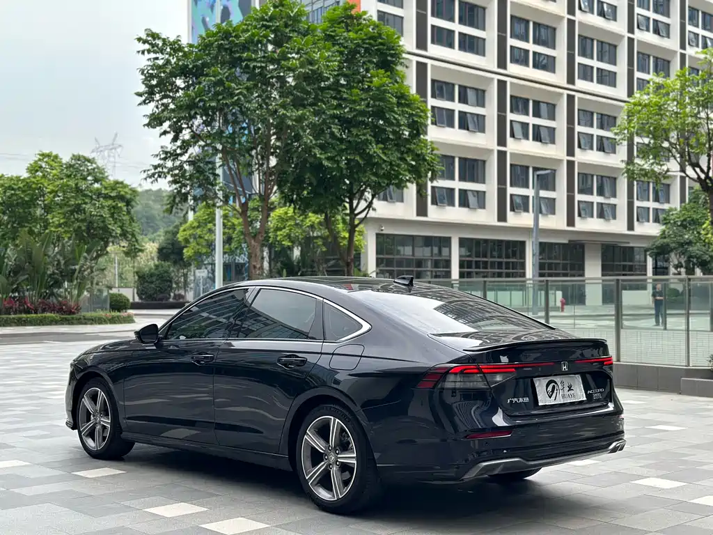 Honda Accord 2023 — фото 11