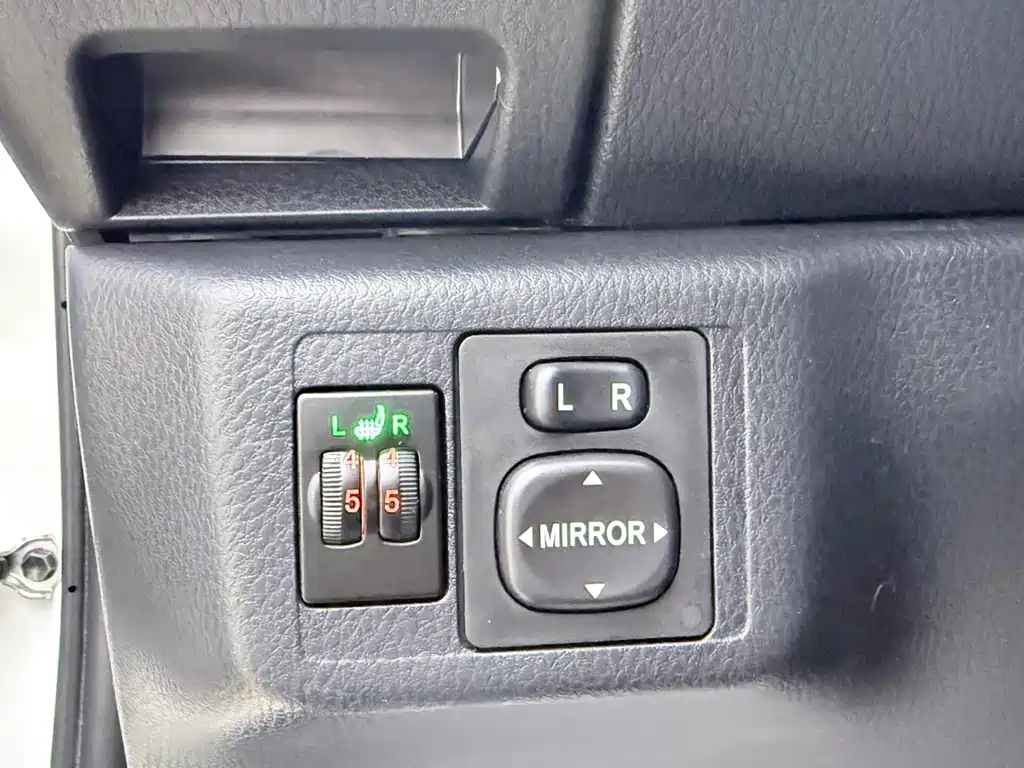 Toyota Yaris L 2022 — фото 11