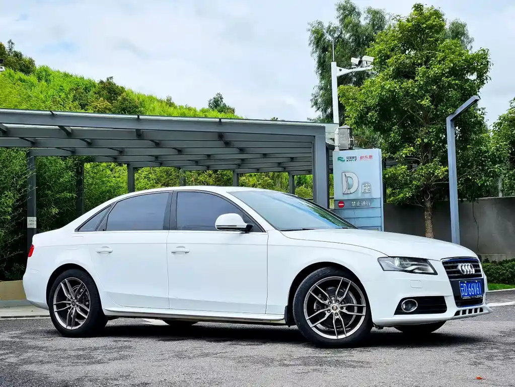 Audi A4L 2011