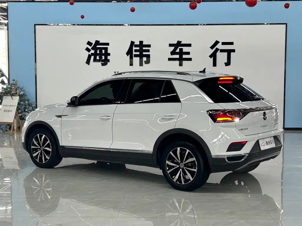Volkswagen T-Roc 2023 — фото 30