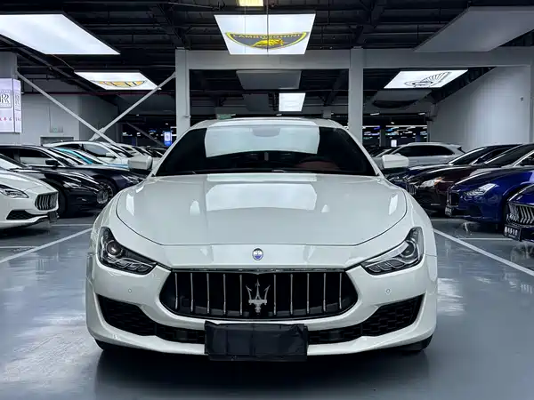 Maserati Ghibli 2021