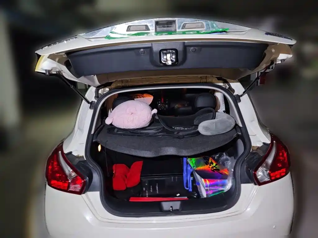 Nissan Tiida 2016 — фото 10