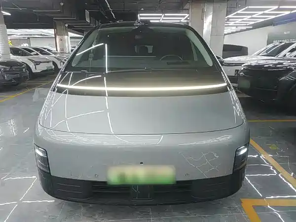 Li Auto MEGA 2024