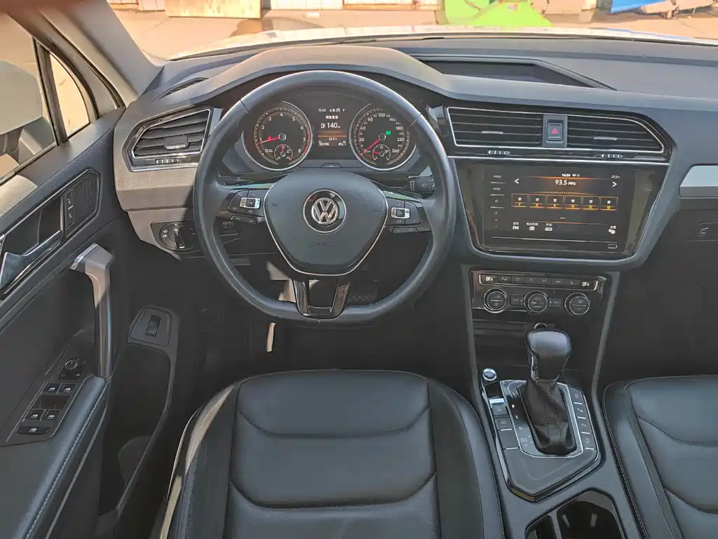 Volkswagen Tiguan L 2020 — фото 10