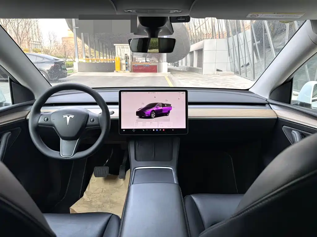 Tesla Model Y 2022 — фото 9