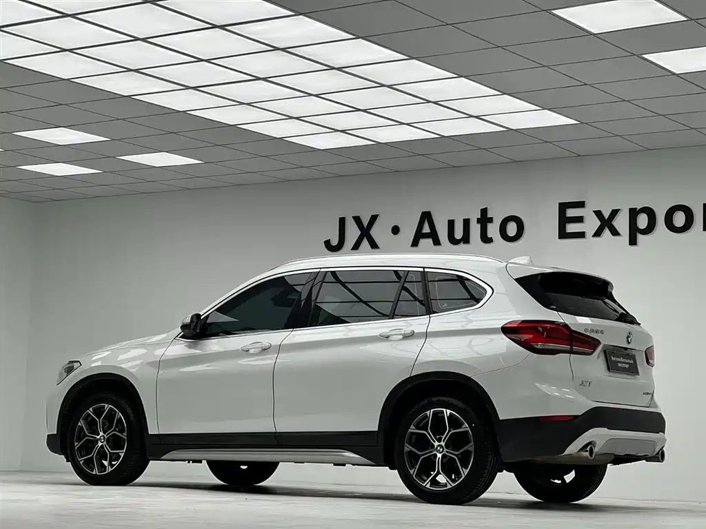 BMW X1 2022 — фото 7