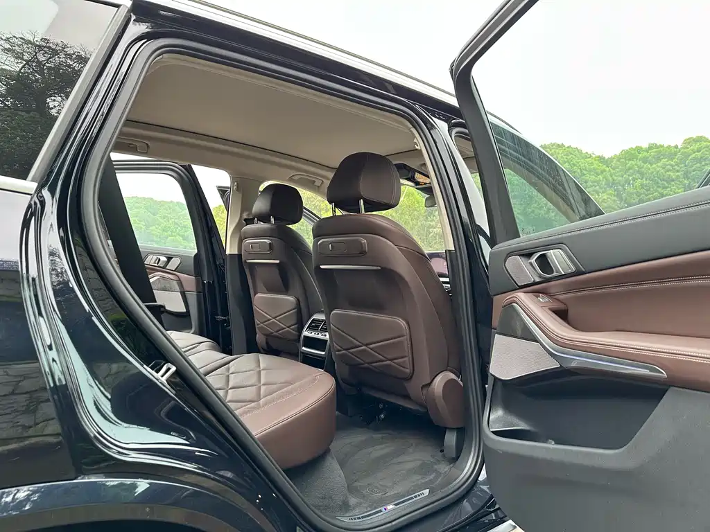 BMW X5 2025 — фото 11