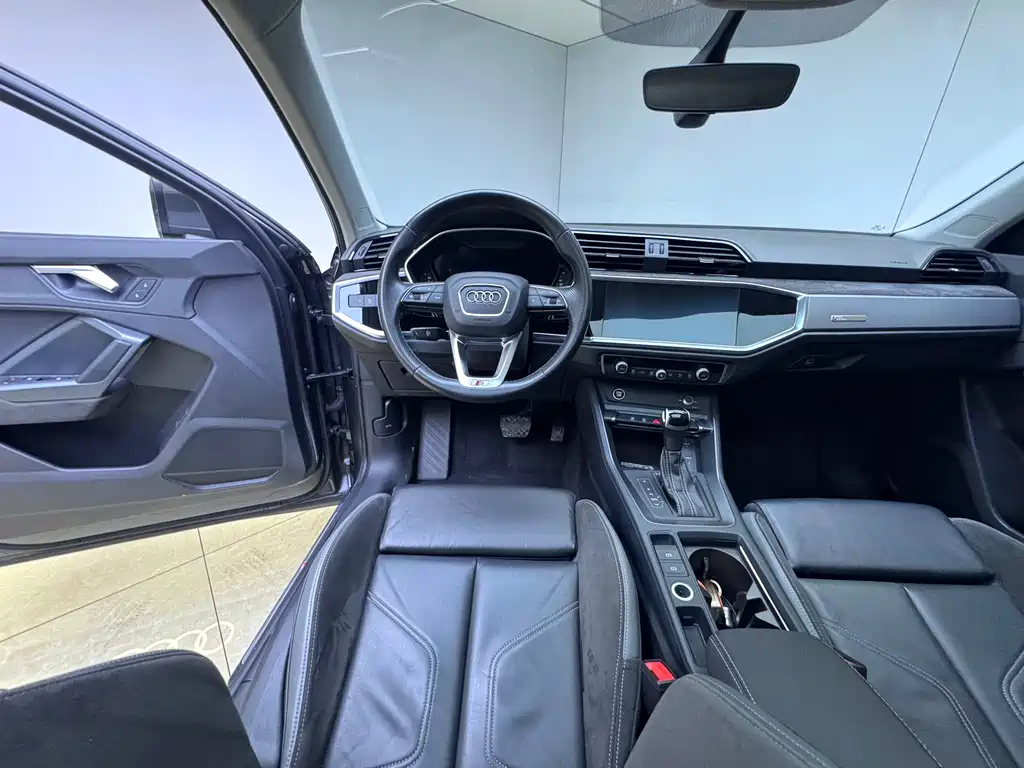 Audi Q3 Sportback 2022 — фото 13