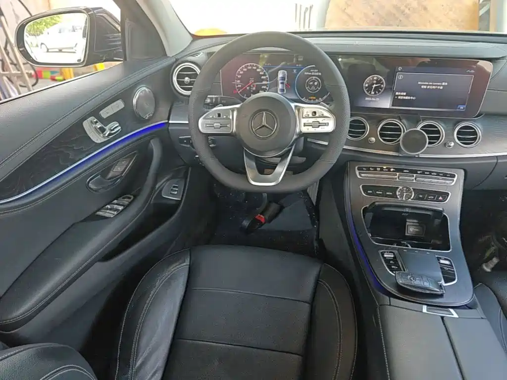 Mercedes-Benz E-Class 2019 — фото 11