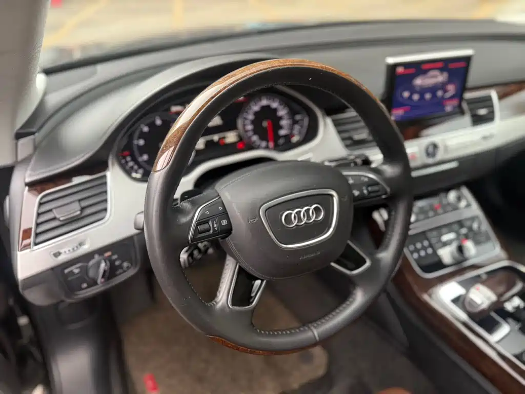 Audi A8 2014 — фото 15