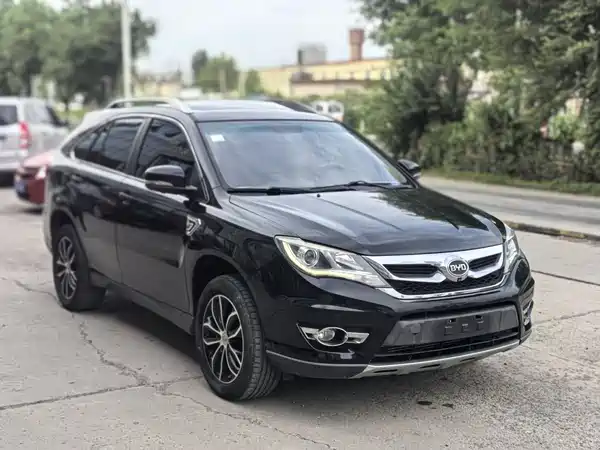BYD S7 2015