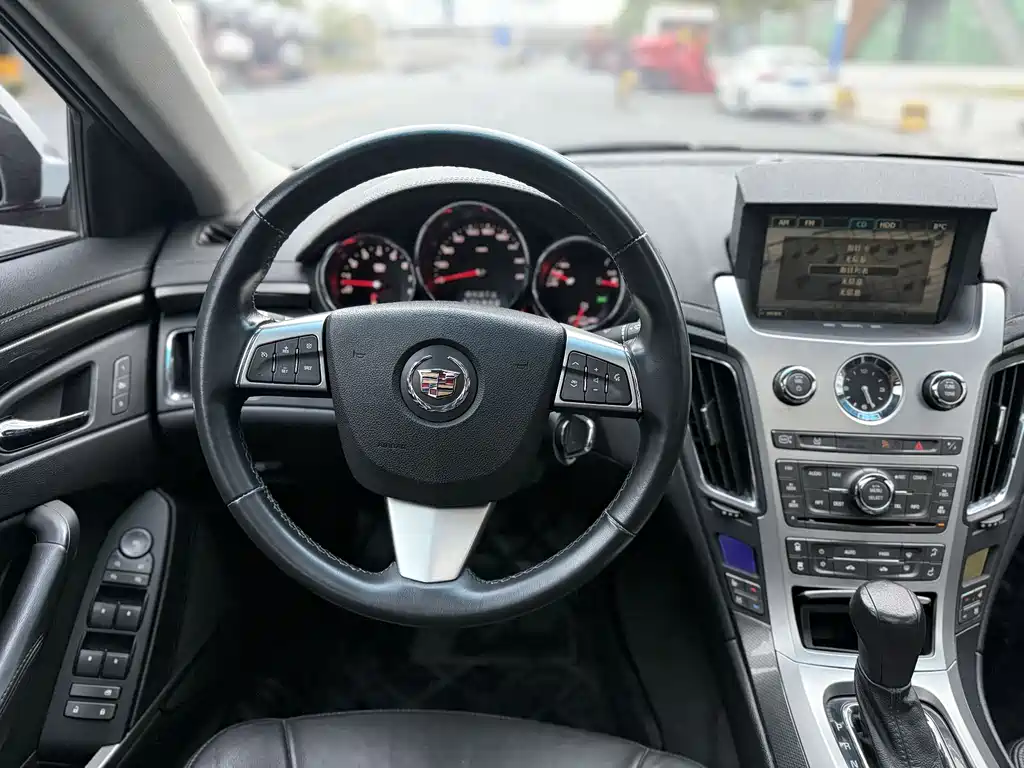 Cadillac CTS 2011 — фото 11
