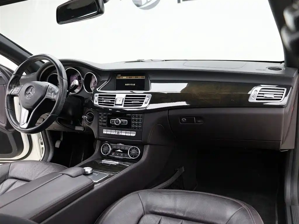 Mercedes-Benz CLS 2013 — фото 17