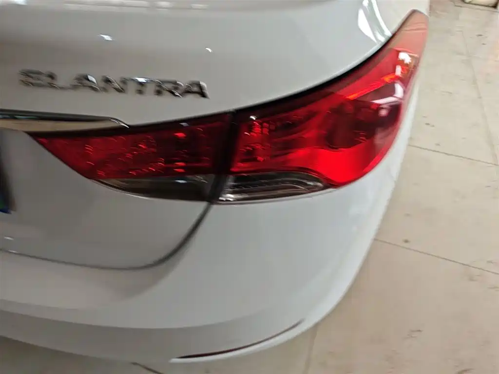 Hyundai Elantra Langdong 2015 — фото 8