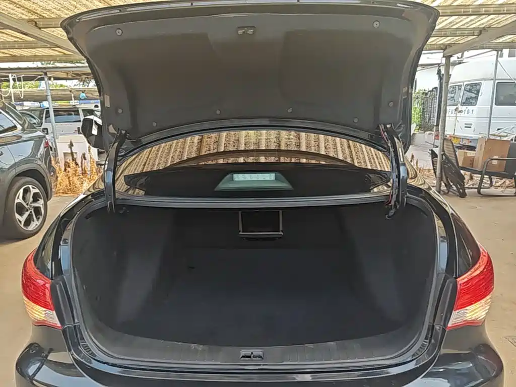 Nissan Sylphy 2017 — фото 19