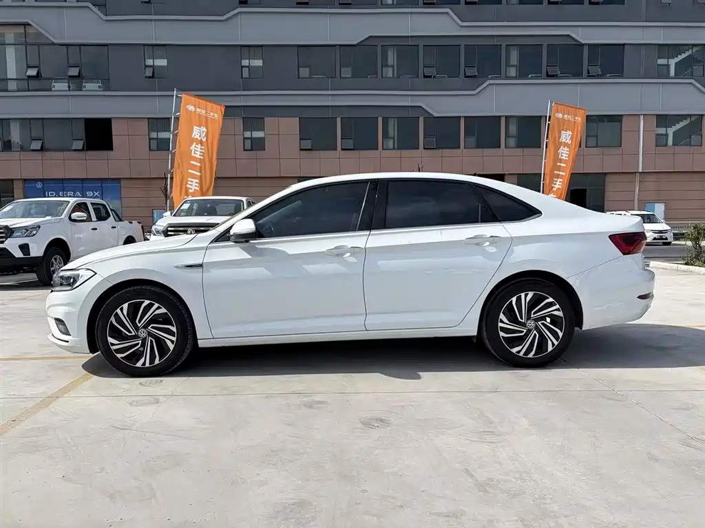 Volkswagen Sagitar 2022