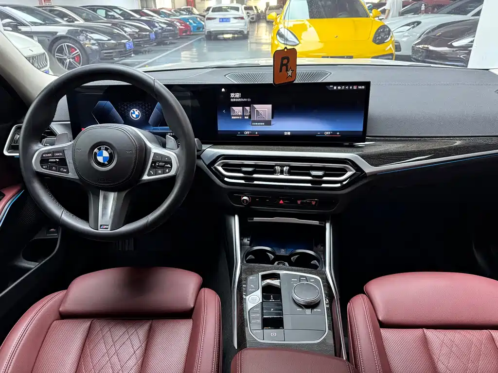 BMW 3 Series 2023 — фото 11