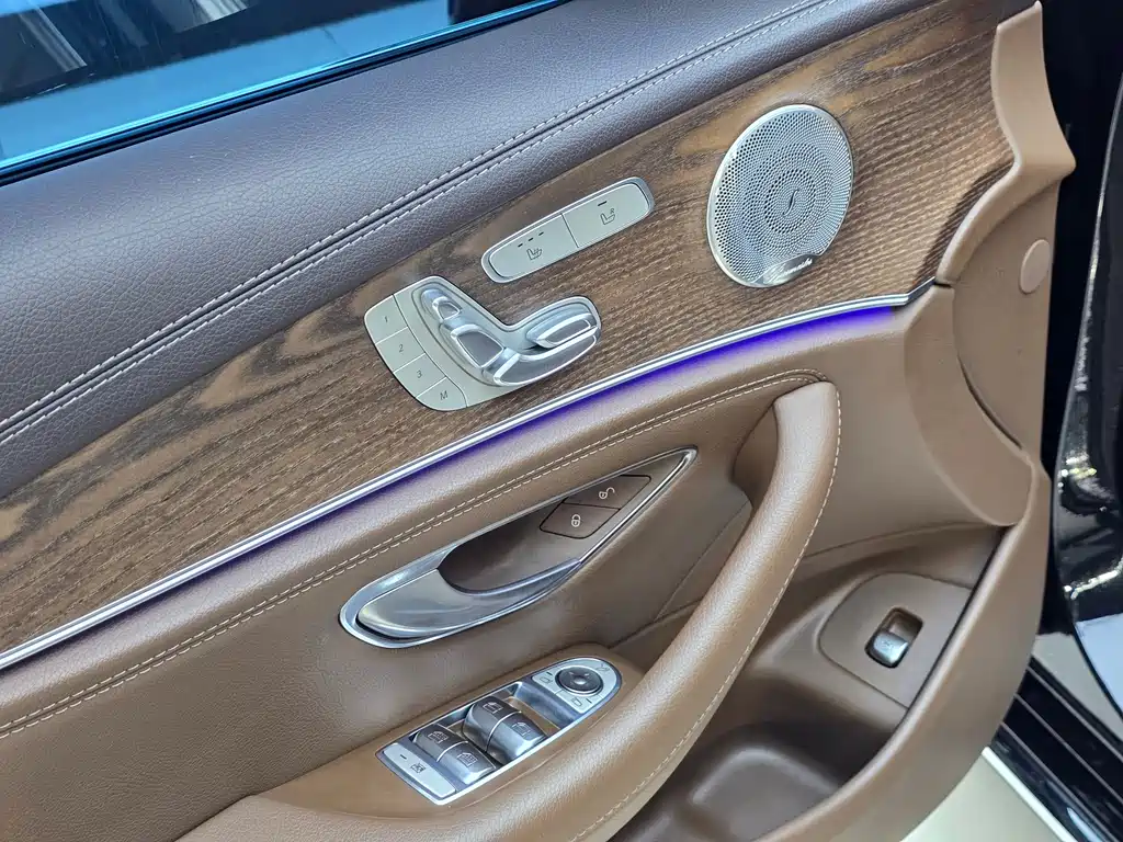 Mercedes-Benz E-Class 2023 — фото 14