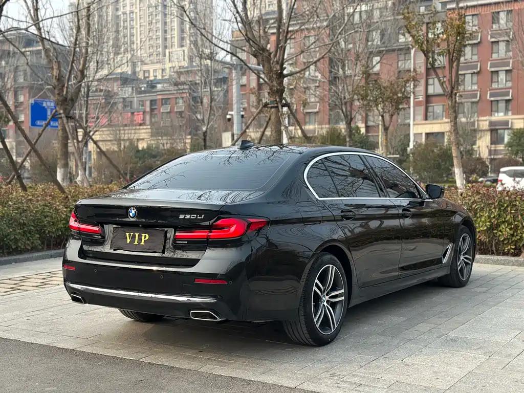 BMW 5 Series 2021 — фото 15