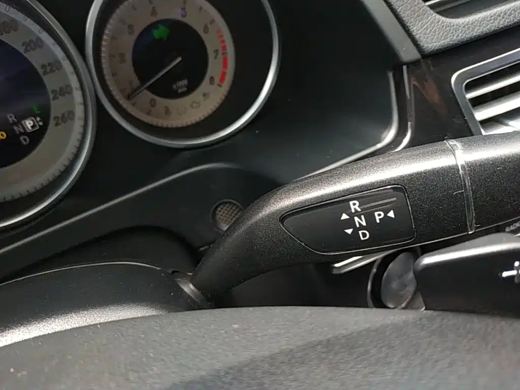 Mercedes-Benz E-Class 2015 — фото 14