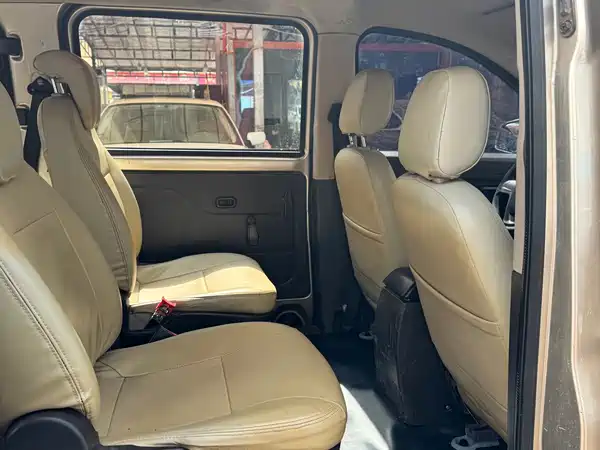 Wuling Rongguang V 2016