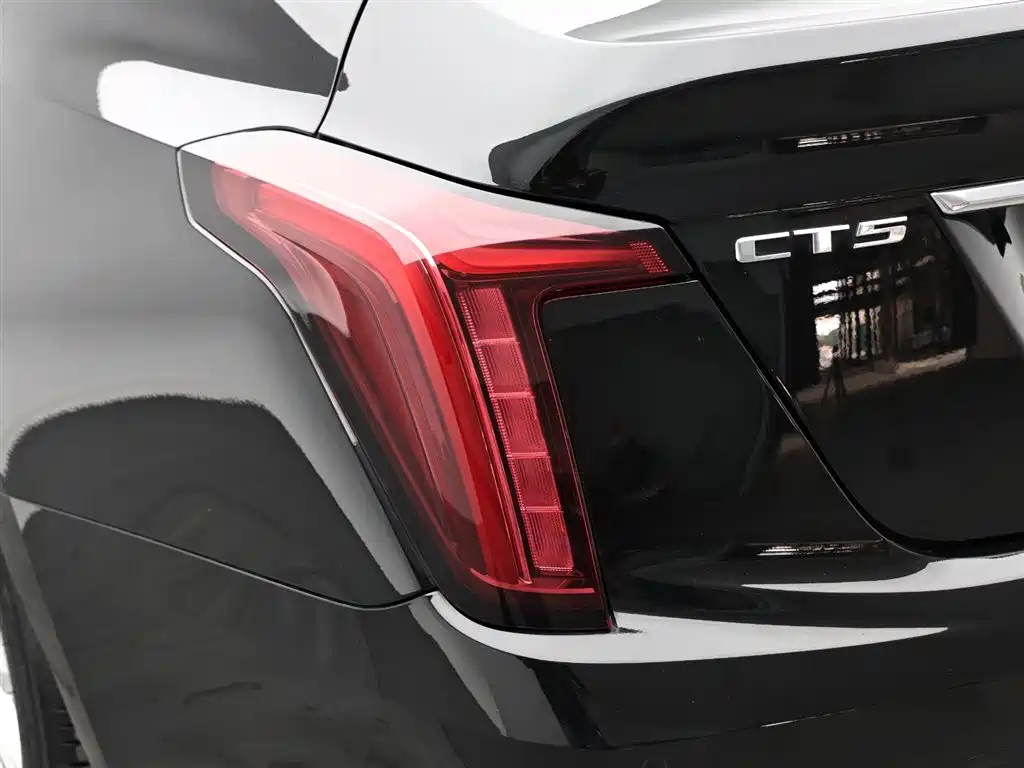 Cadillac CT5 2022 — фото 7