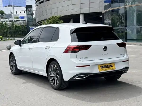 Volkswagen Golf 2024