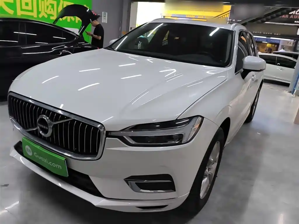 Volvo XC60 2019 — фото 2