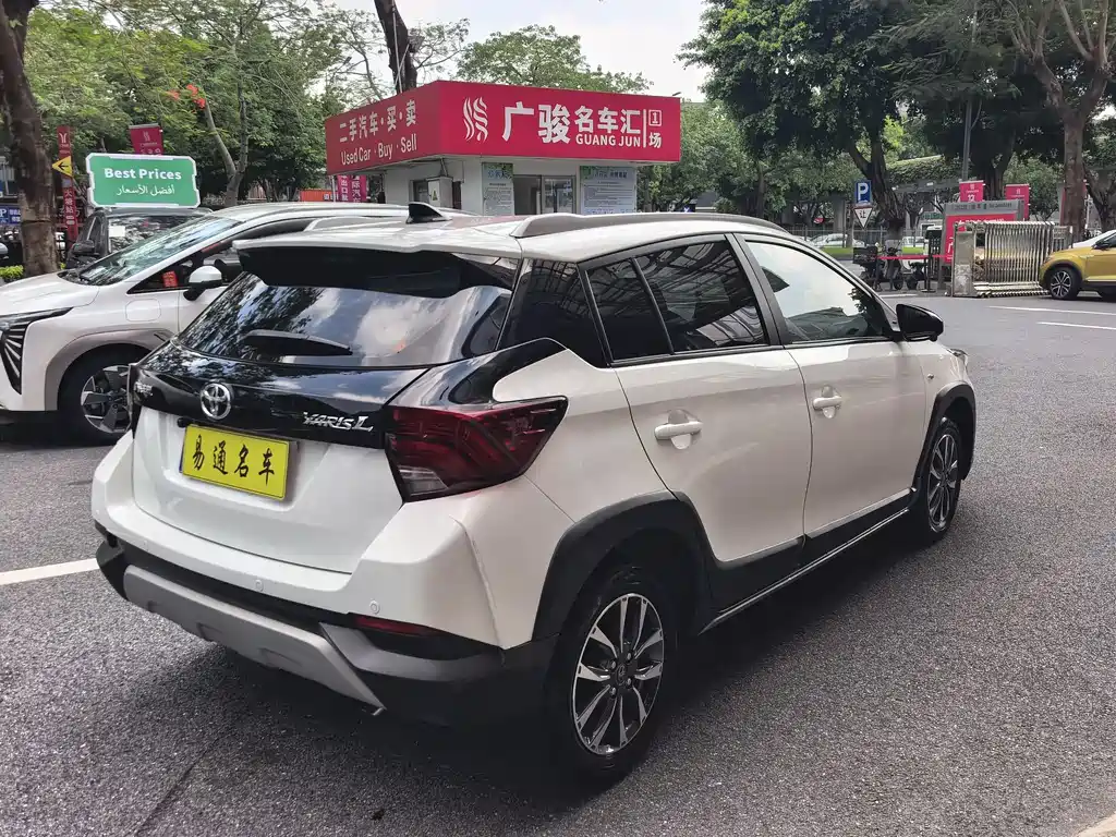 Toyota Yaris L 2022 — фото 7