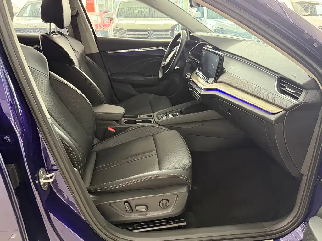 Skoda Octavia 2023 — фото 15
