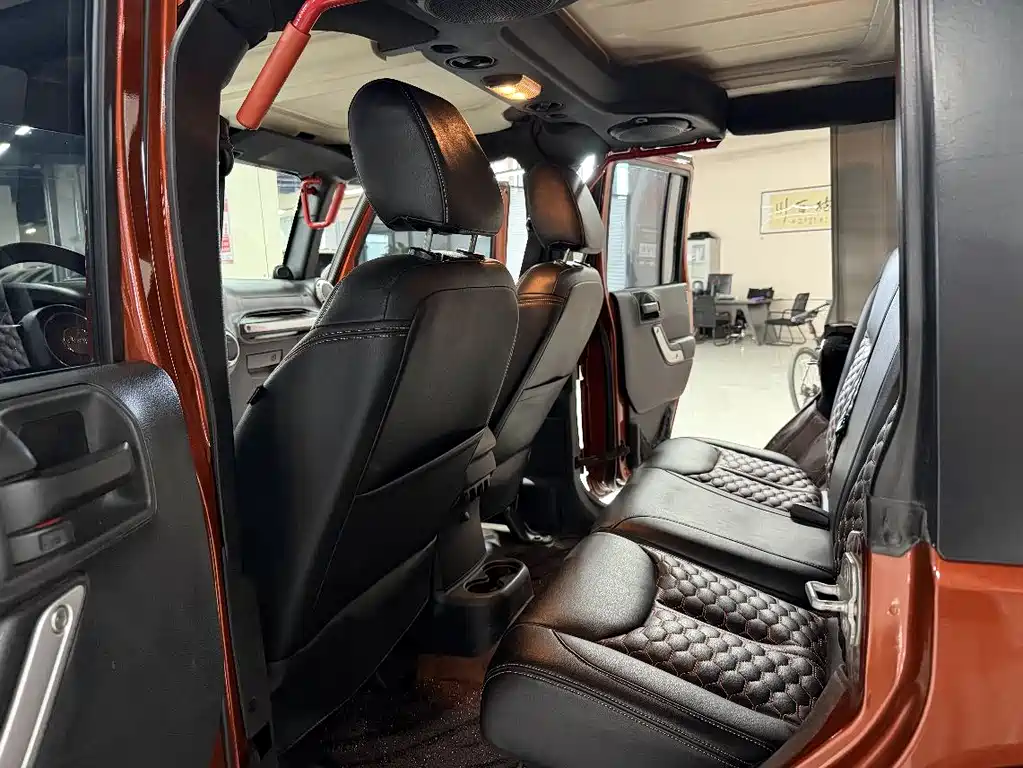 Jeep Wrangler 2014 — фото 22